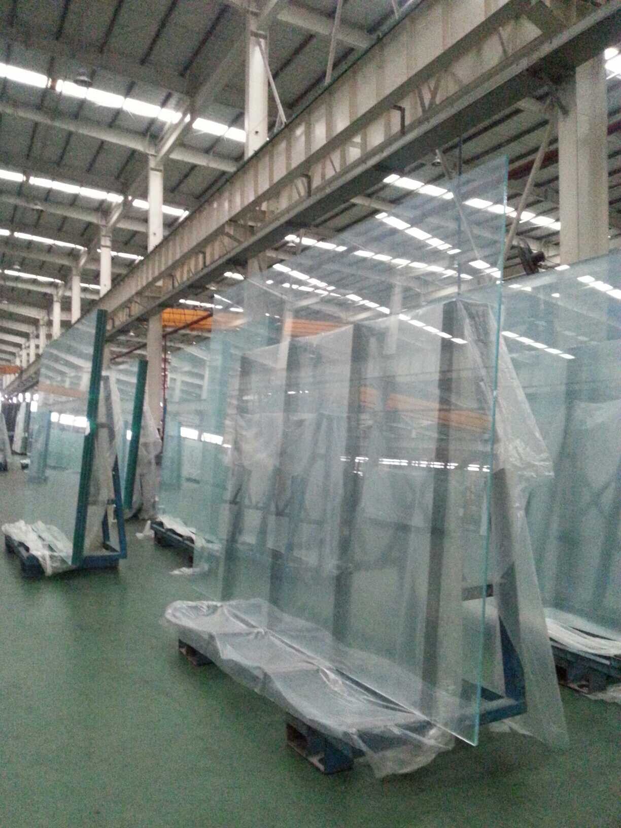 Good quanlity low iron glass 3mm,3.2mm,4mm,5mm,6mm,8mm,10mm,12mm,15mm,19mm